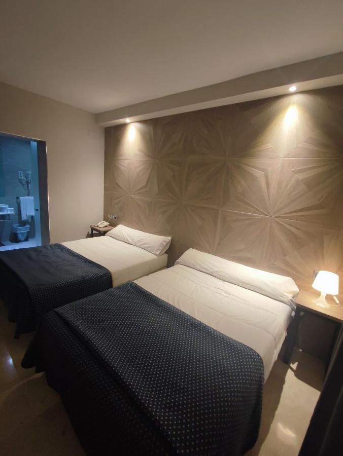 Hotel Ciudad De Навалькарнеро Экстерьер фото